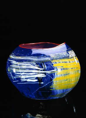 Artist: Dale Chihuly, Title: Rose Soft Cylinder with Red Lip Wrap, 1989 Photography: Claire Garoutte - click for larger image