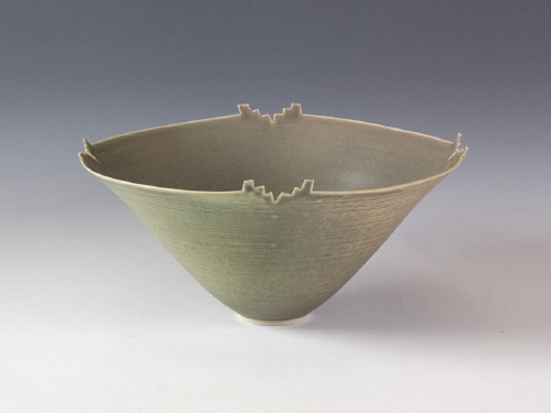 Artist: Elsa Rady, Title: Untitled Bowl with Stepped Cut Edge, 1980 - click for larger image