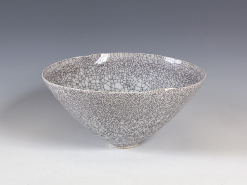 Artist: Elsa Rady, Title: Untitled Porcelain Bowl with Crackle Glaze, 1972 (view 3) - click for larger image