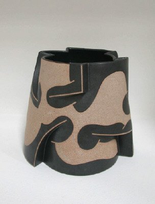 Artist: Gustavo Prez, Title: Vase (05-313), 2005 - click for larger image
