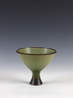 Artist: Harrison McIntosh, Title: Green Footed Bowl, 1968 - click for larger image