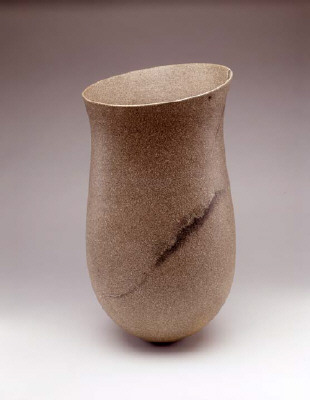 Artist: Jennifer Lee, Title: Asymmetric smoky pot, haloed traces, 2004 - click for larger image