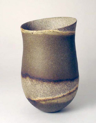 Artist: Jennifer Lee, Title: Olive pot, tilted rim, haloed granite bands, 2003 - click for larger image