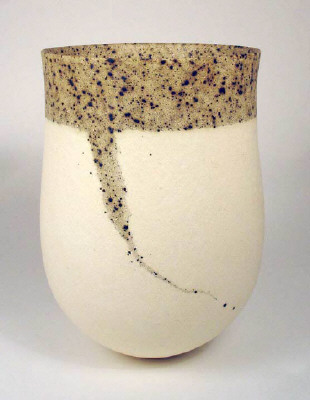 Artist: Jennifer Lee, Title: Pale pot, speckled trace and rim, two spots, 2004 - click for larger image