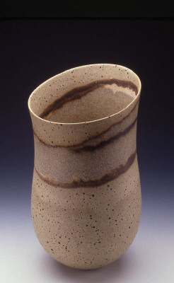 Artist: Jennifer Lee, Title: Speckled pot, haloed granite band, 2002  - click for larger image