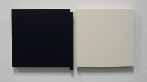Artist: Scot Heywood, Title: Untitled Black (Blue) and White, 2006 - click for larger image